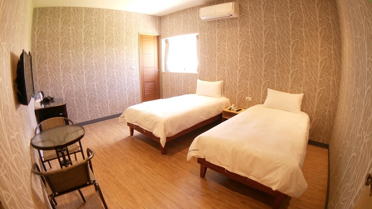 Fun Wind Sailing Hostel Nanwan Exterior photo