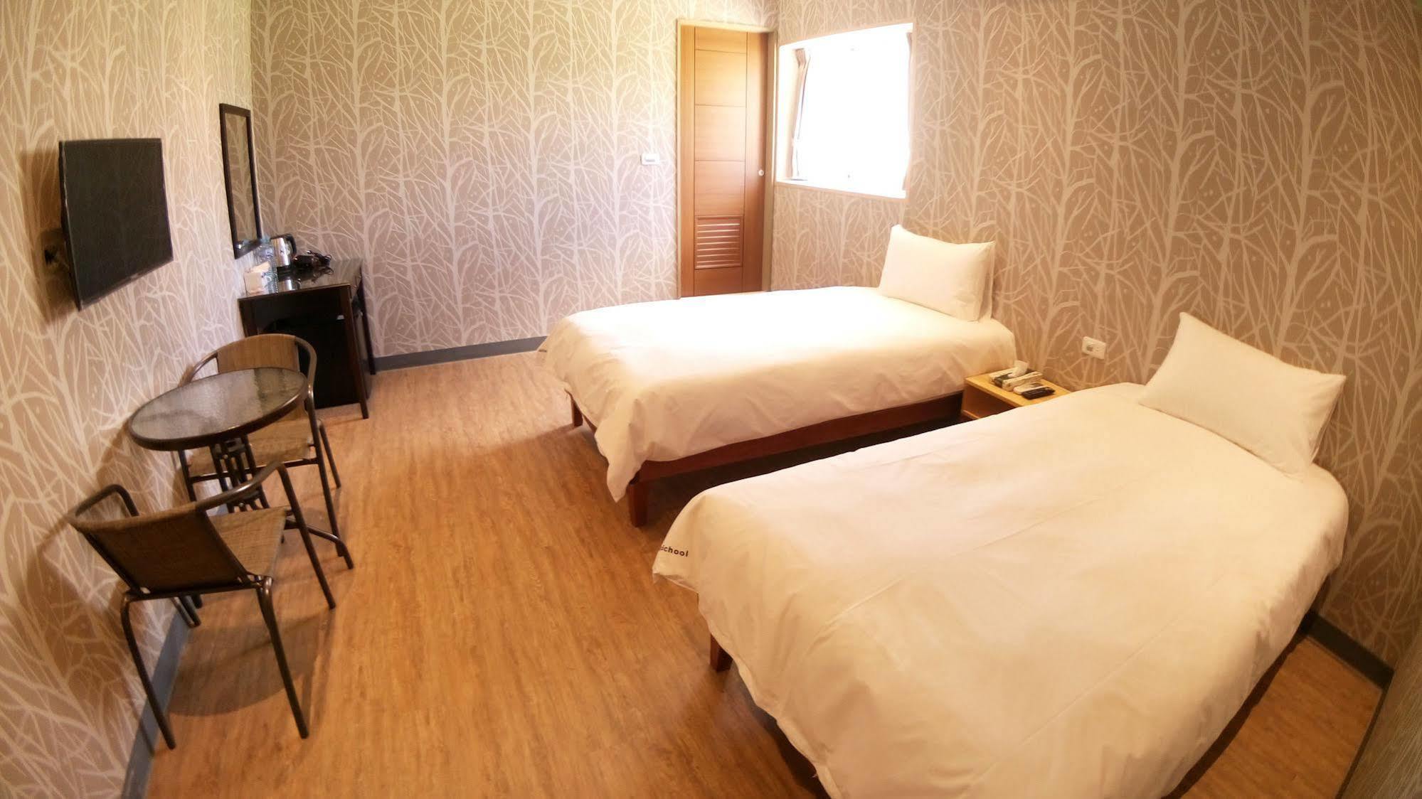 Fun Wind Sailing Hostel Nanwan Exterior photo